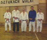 od lewej stoj - Robert Bober, Eryk Murlowski, sensei Ryszard Zieniawa, Krzysztof Jankowiak i Piotr Wichacz